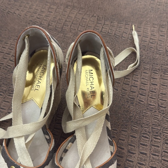 MICHAEL michael kors canvas zebra print  wedge sandals size 8.5 - Picture 3 of 12